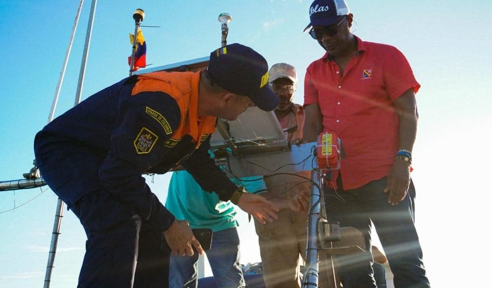 Gobernación y Capitanía de Puerto de San Andrés instalan dispositivos AIS en embarcaciones de pesca artesanal – El Extra