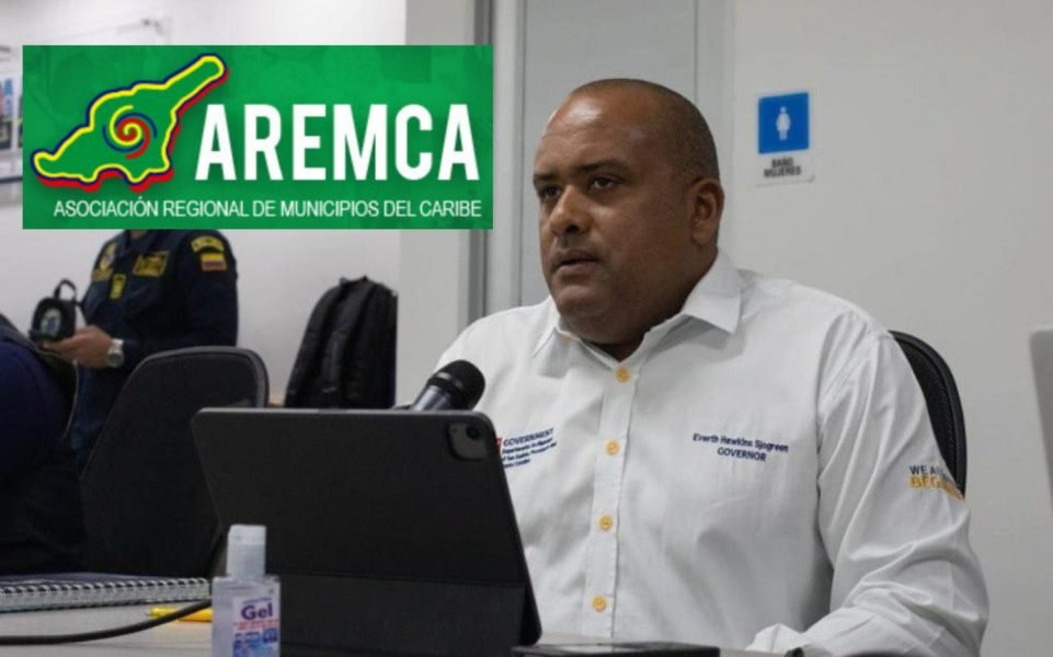 Procuraduría ha emitido cargos contra el ex gobernador Everth Hawkins por presuntas irregularidades en el contrato para mejorar las carreteras