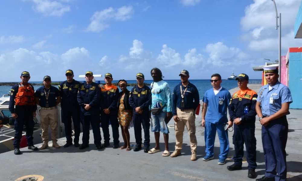 Rescatan en San Andrés a dos personas de Santa Lucía que estuvieron 45 días a la deriva en el mar – El Extra