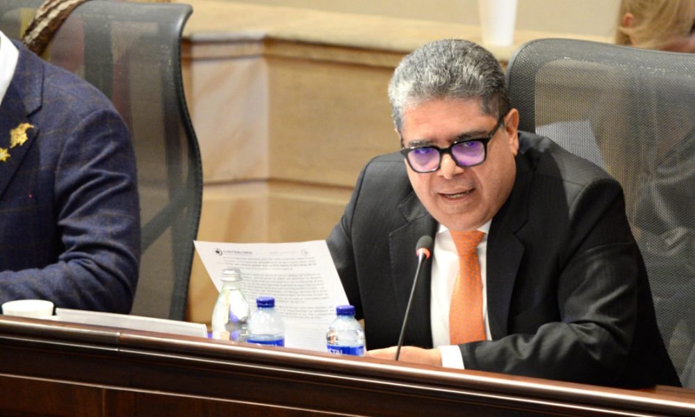 Supervisor general de alarma para la situación fiscal en el país - Extra