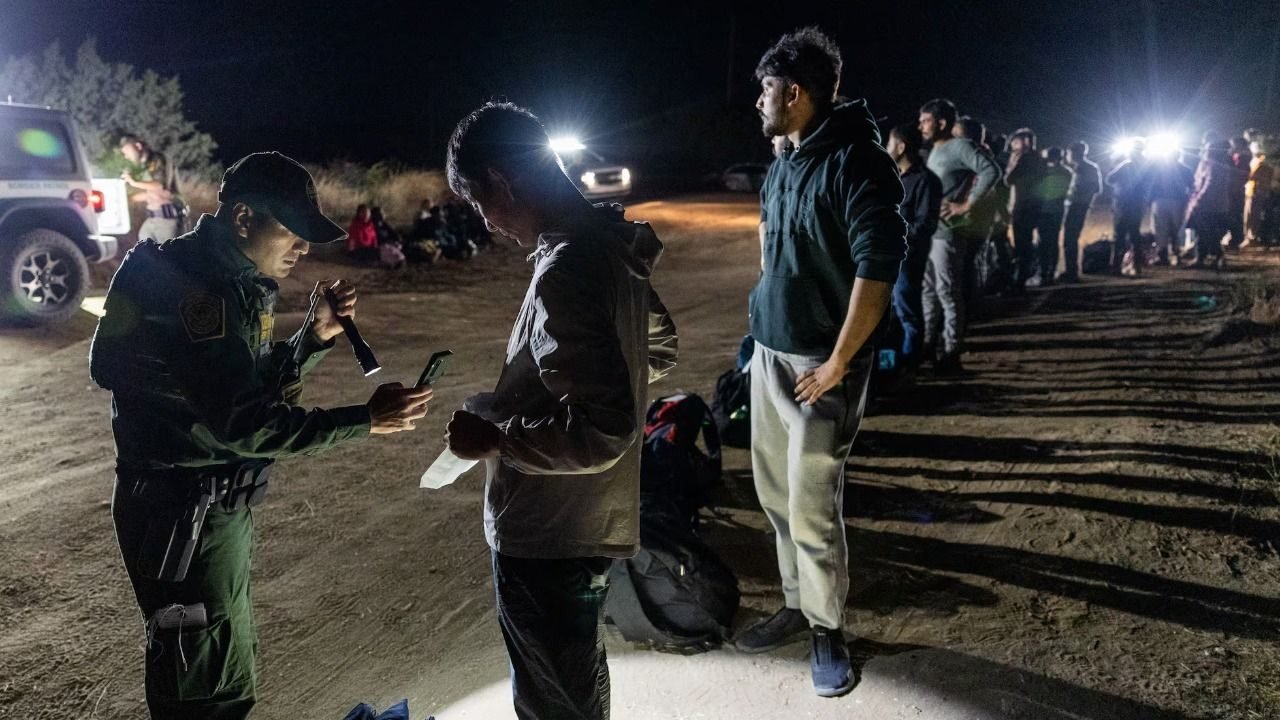 Corte Suprema permite a Trump revocar ‘parole’ que beneficia a más de 500 mil migrantes