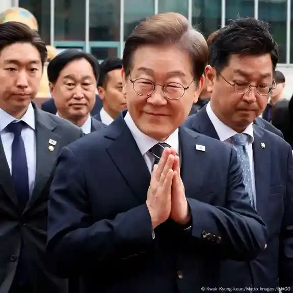 Los primeros sondeos dan al opositor Lee Jae-myung como ganador de las elecciones en Corea