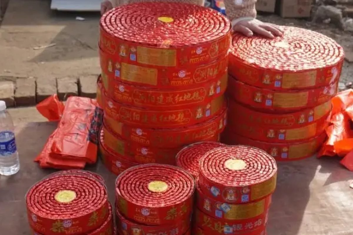 Un muerto y seis desaparecidos tras explosión en fábrica de fuegos artificiales en China