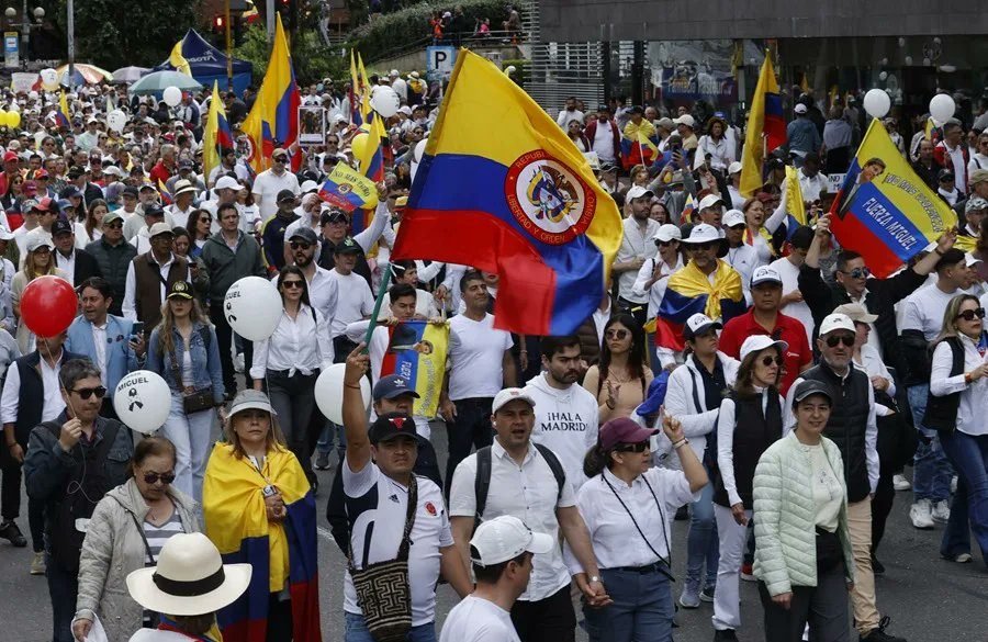 Colombianos realizaron «La Marcha del Silencio» para exigir fin de la violencia
