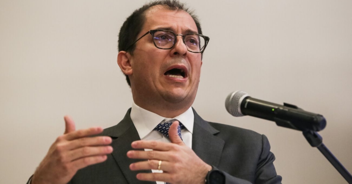 Barbosa llama a unidad nacional tras atentado a Miguel Uribe