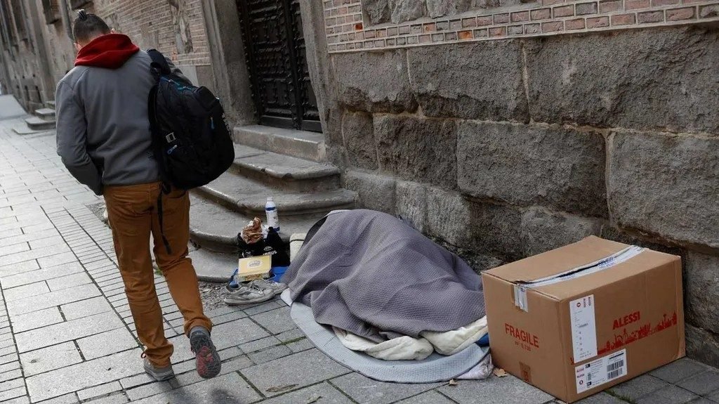 Pobreza en España cae a 12,5 millones pero «alarma» la tasa infantil, la más alta de UE