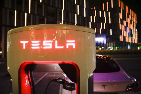 Trump planea vender el Tesla que compró a Musk, según la Casa Blanca
