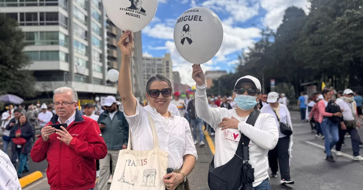 Colombianos salen a las calles a la “Marcha del Silencio”