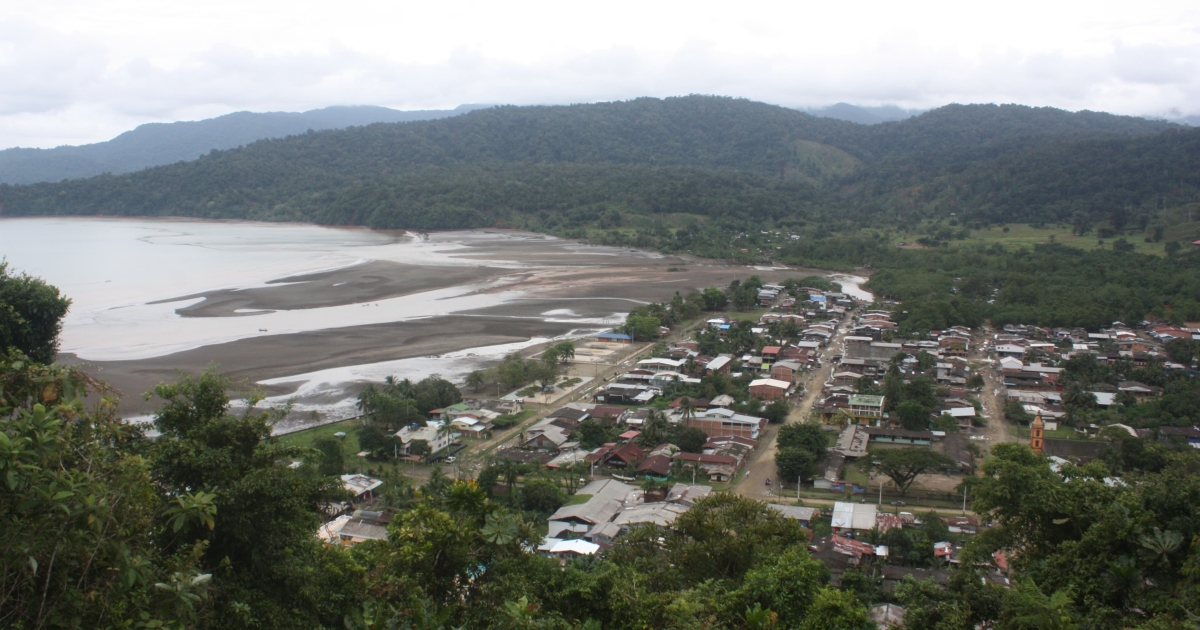 Emiten alertas por olas de tsunami en Pacífico colombiano