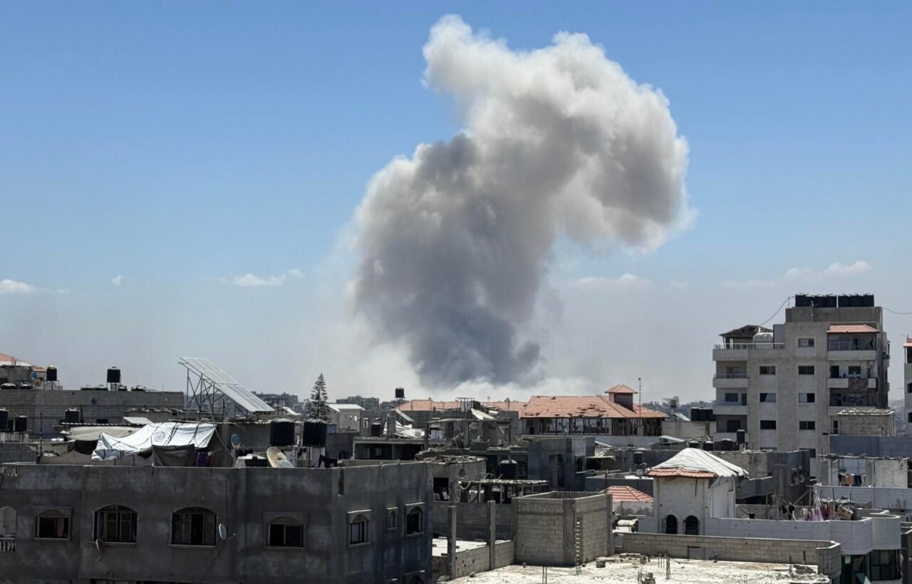 Al menos 20 gazatíes muertos en ataques israelíes cerca de dos puntos de reparto de ayuda