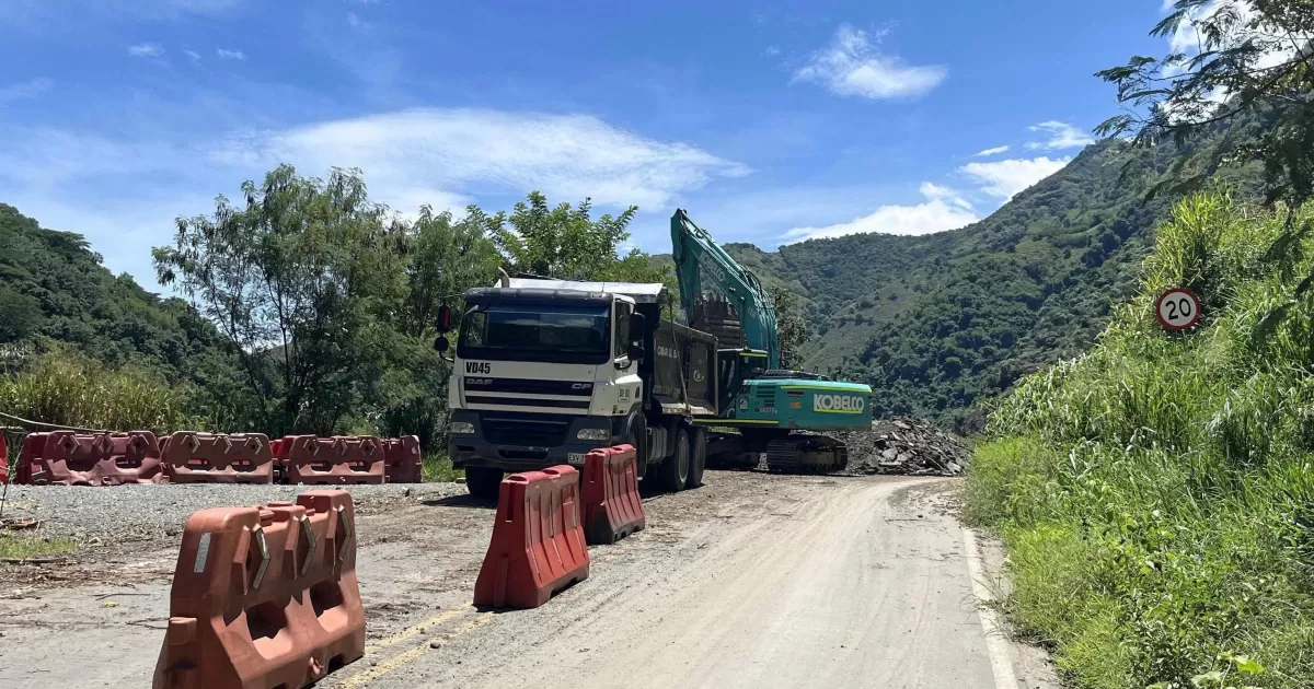 Inician obras de estabilización en vía Pacífico 1
