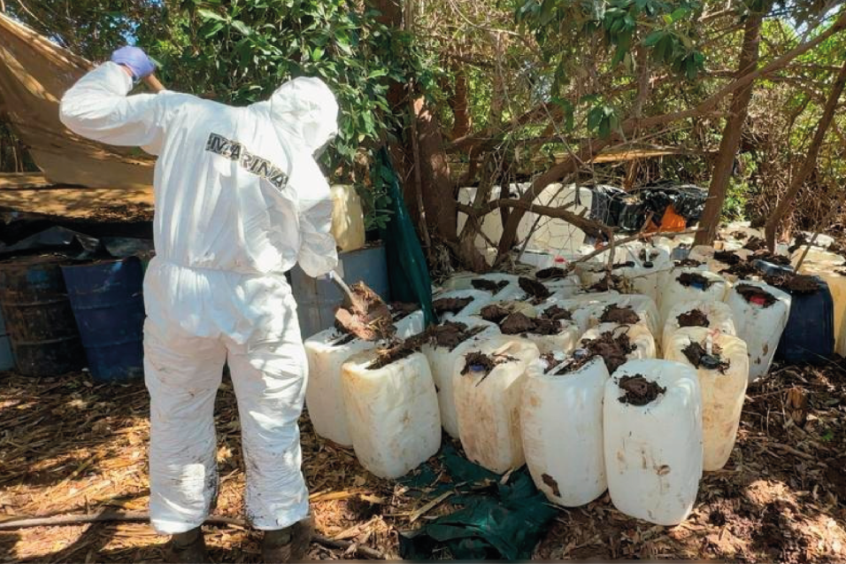 México decomisa 4,9 toneladas de metanfetamina y neutraliza dos laboratorios clandestinos