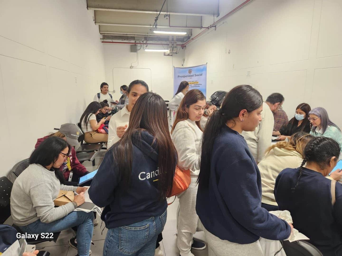 118 migrantes colombianos llegan a su país tras ser deportados de EE.UU