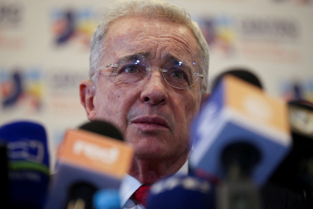 Álvaro Uribe se convierte en el primer expresidente colombiano condenado penalmente