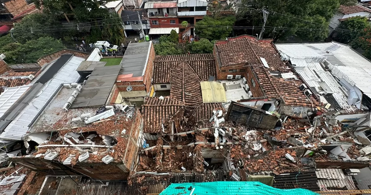 Muro colapsa en Medellín y deja 8 heridos