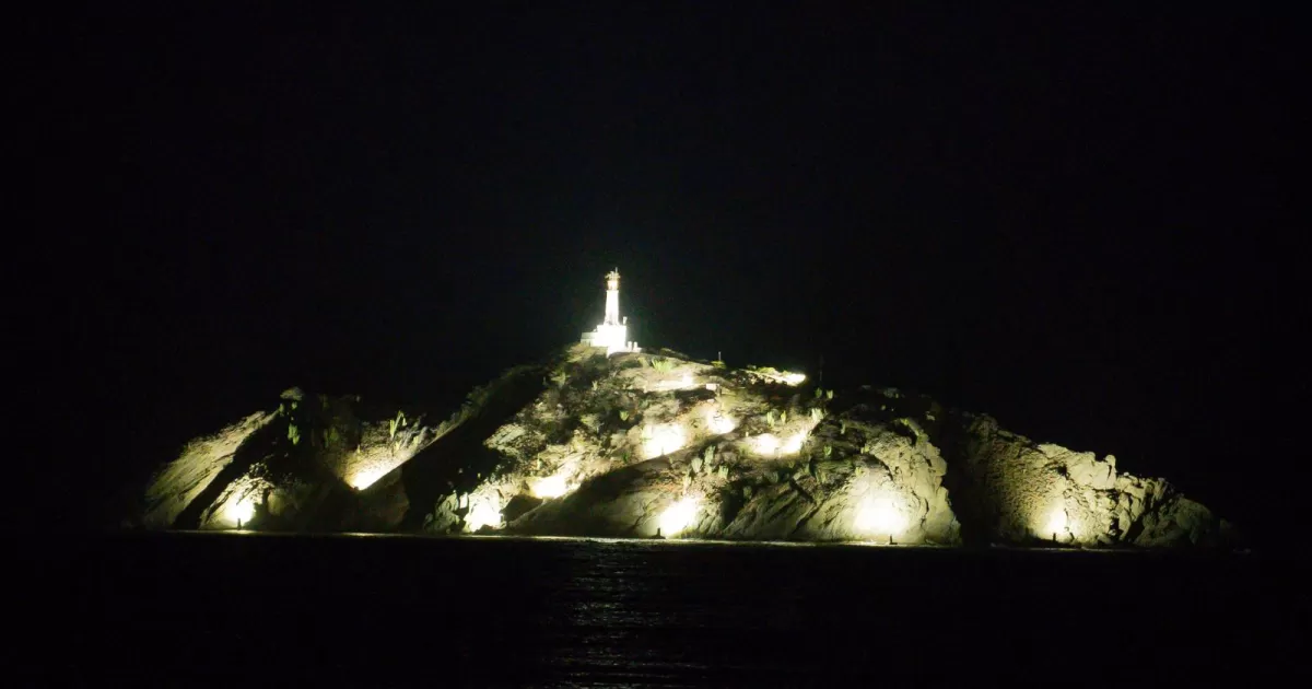Santa Marta ilumina el Morro con energía solar
