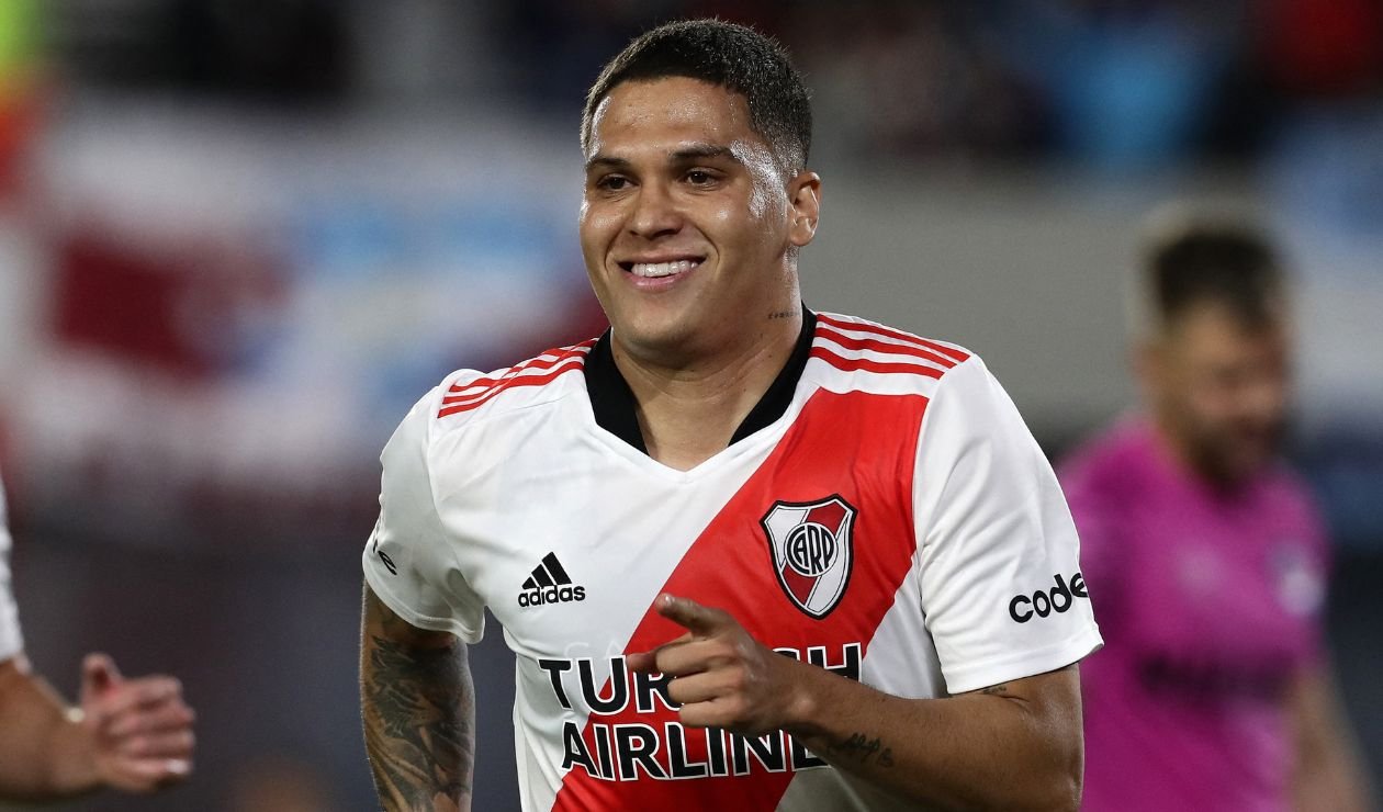 [Video] Locura con Juanfer: así fue su llegada a Argentina para firmar con River