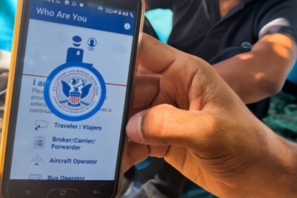 EEUU aconseja la autodeportación por CBP Home para quienes perdieron el TPS