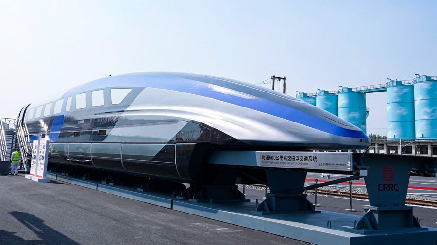 Así es el tren chino futurista más rápido del mundo que «vuela» sobre la vía