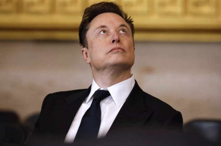 Grok 4 reveló un sesgo hacia las opiniones de Elon Musk