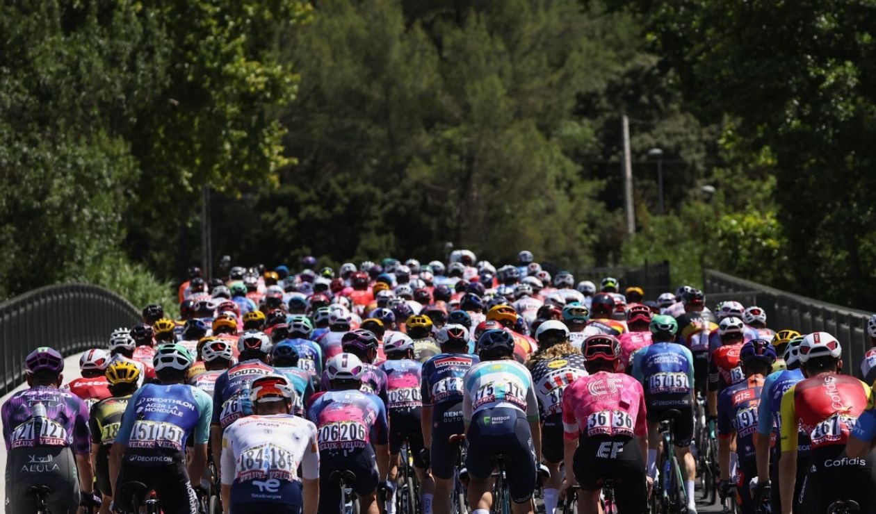 Sorpresa en el Tour de Francia: otro favorito abandonó previo a la etapa 16