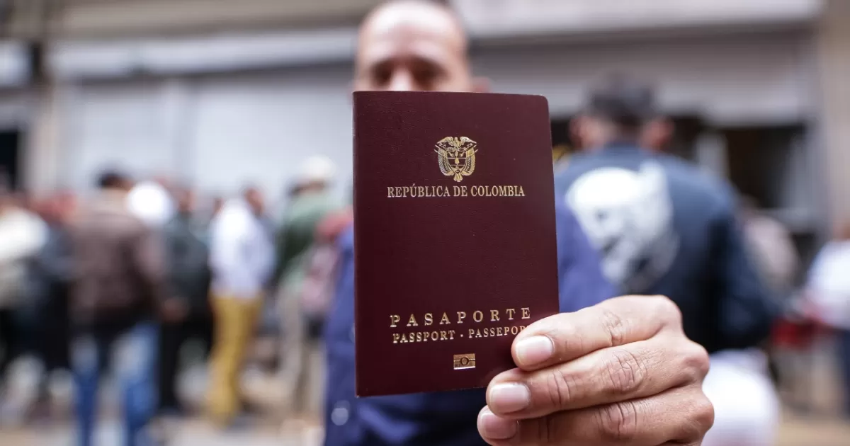 Gobierno y Thomas Greg firman contrato de pasaportes