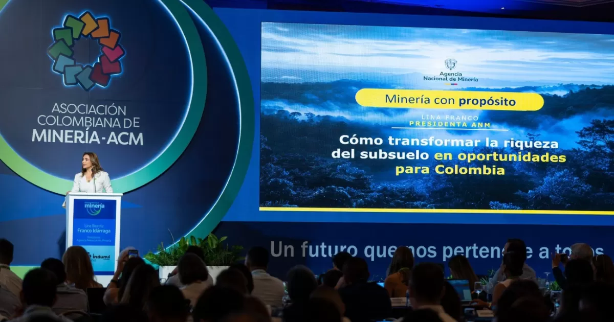 Exprocuradora y exmagistrados debaten democracia en Colombia