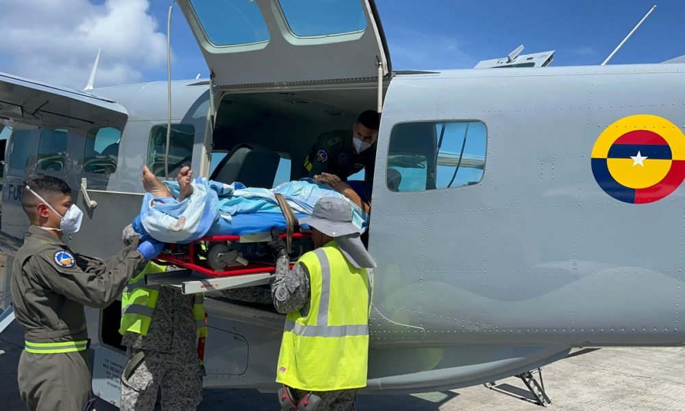 Oportuno traslado aeromedico de un adulto mayor desde Providencia hacia San Andrés