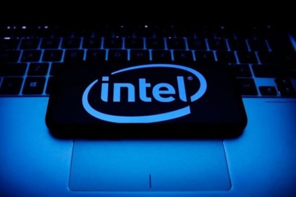 Intel logra rentabilidad en trimestre marcado por inversiones de EE.UU., Nvidia y Softbank
